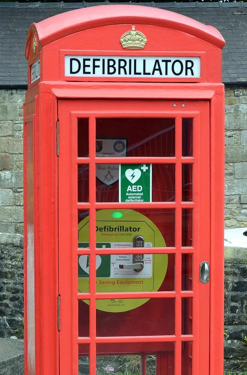 An example of a defibrillator with no literal address
